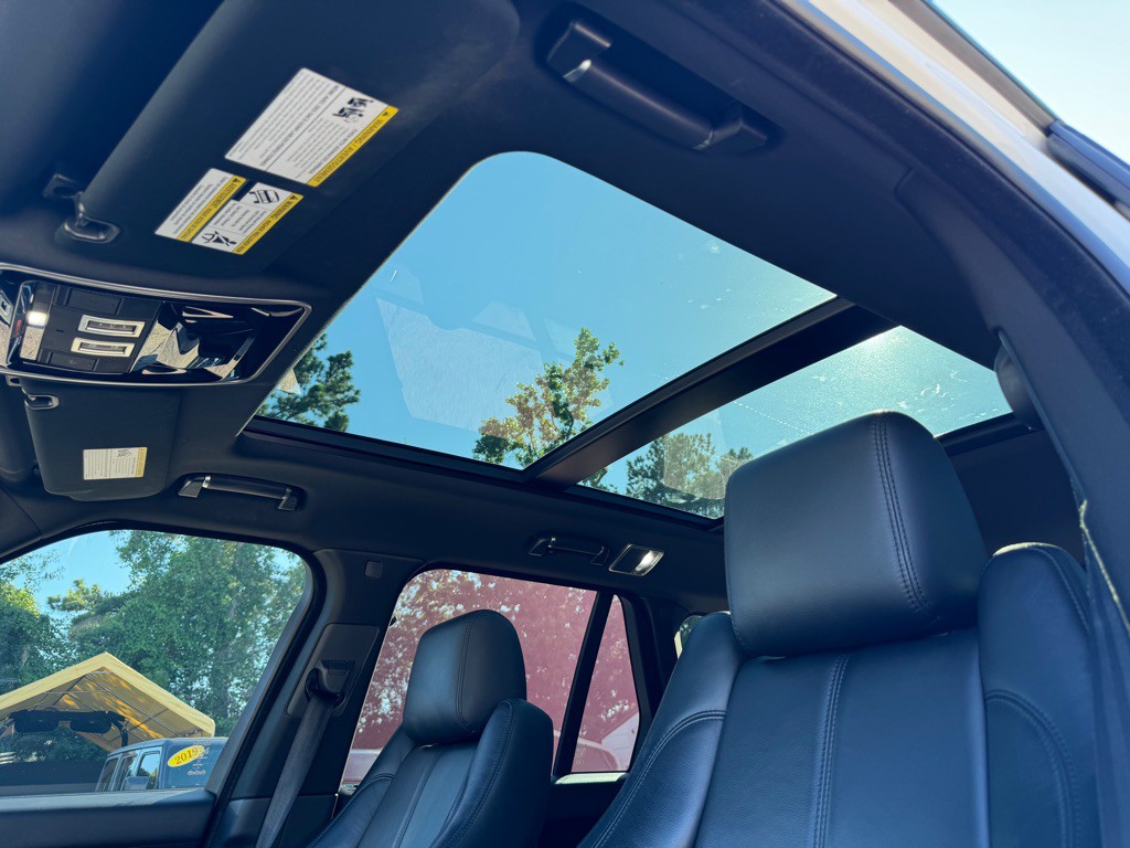 2017 Land Rover Range Rover Image 11