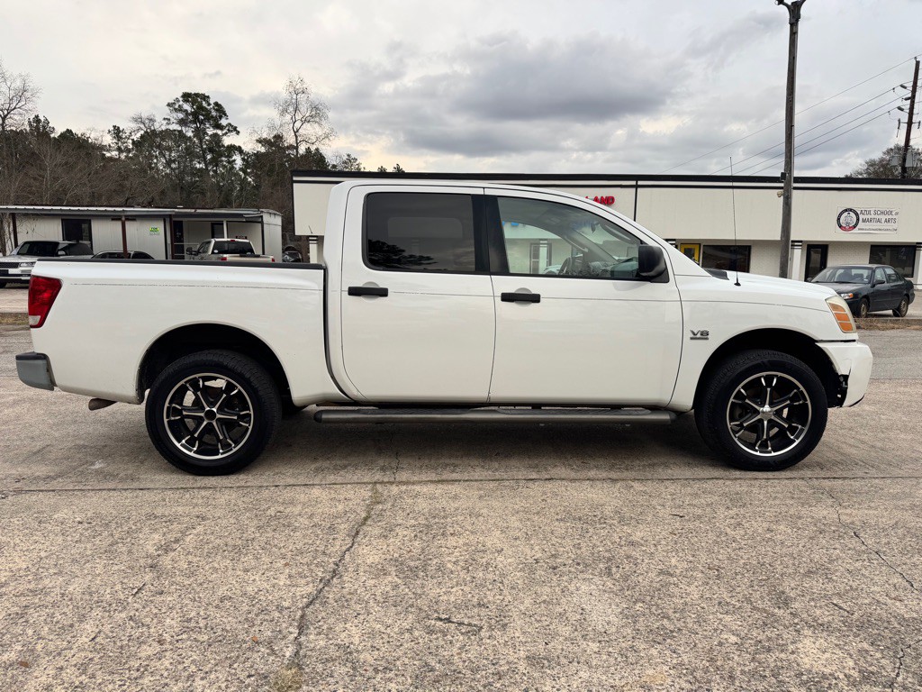 2004 Nissan Titan Image 8