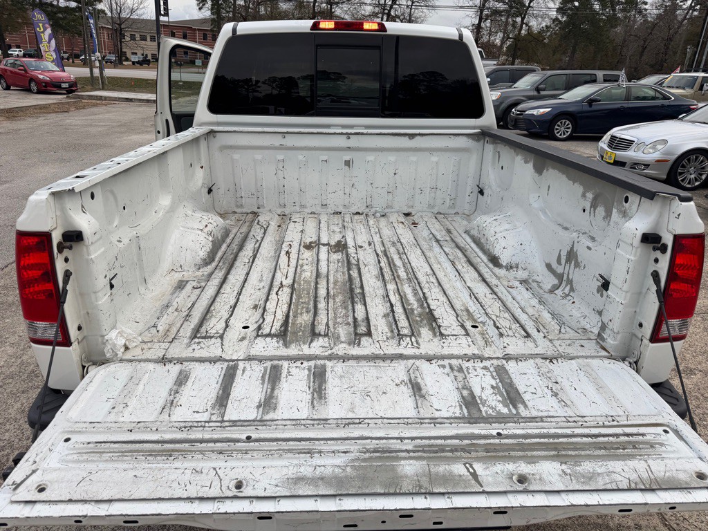 2004 Nissan Titan Image 16