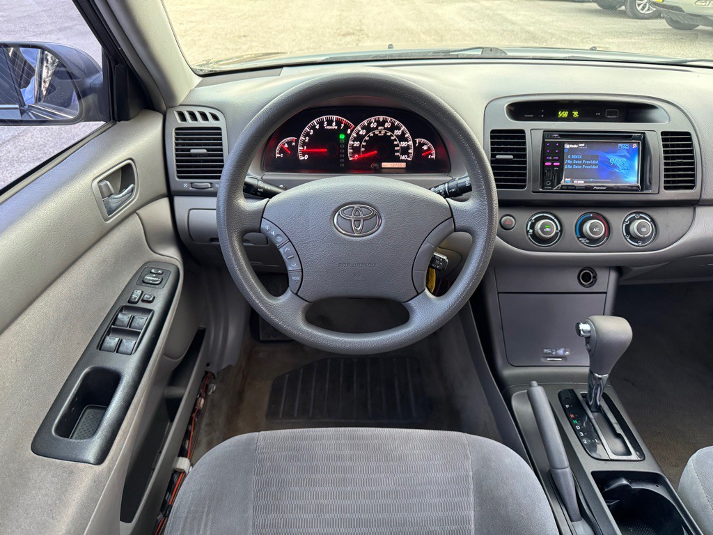 2005 Toyota Camry Image 10