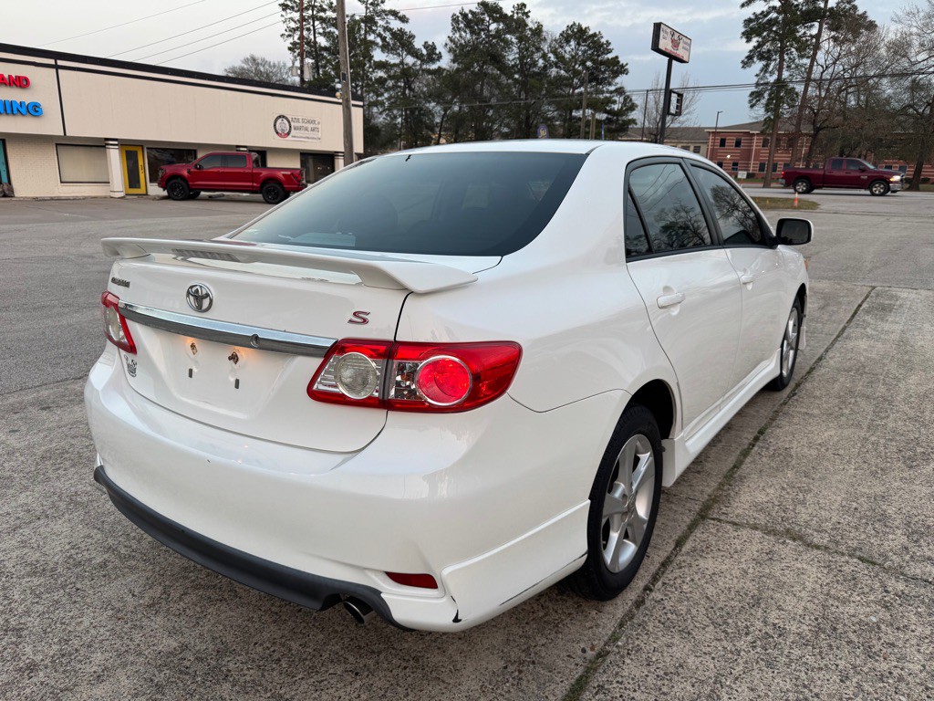 2013 Toyota Corolla Image 7