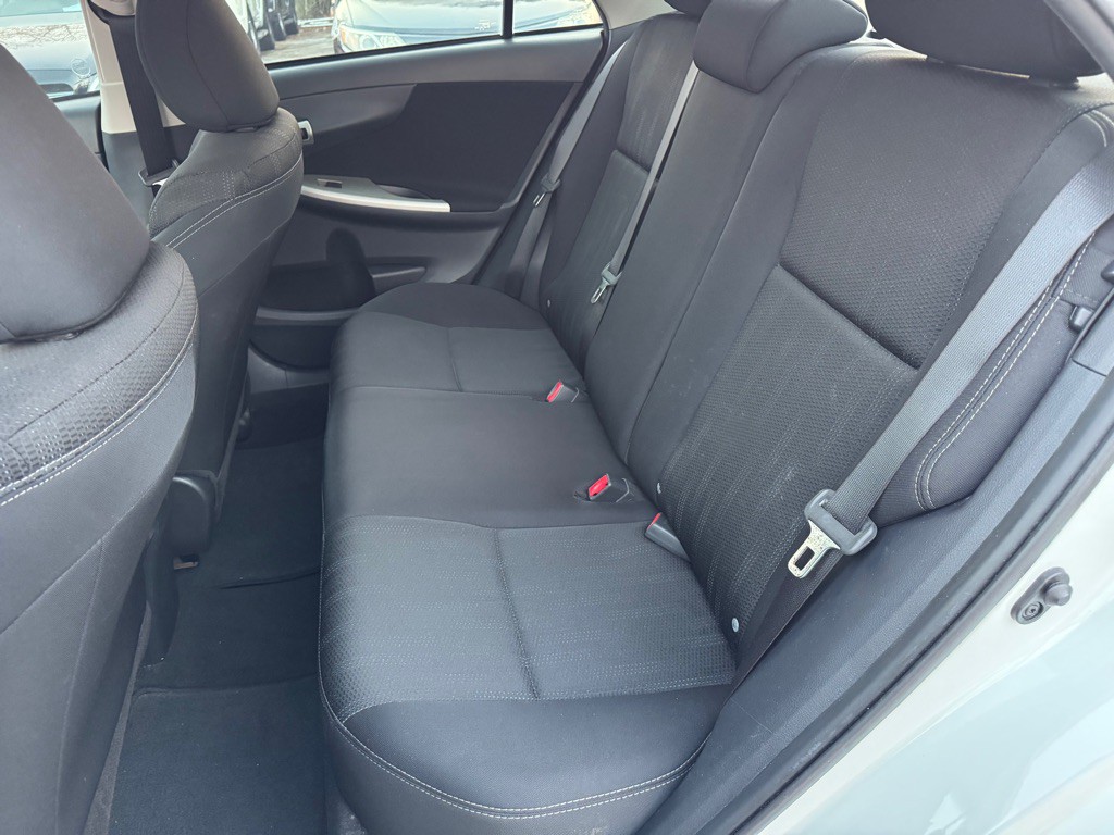 2013 Toyota Corolla Image 10