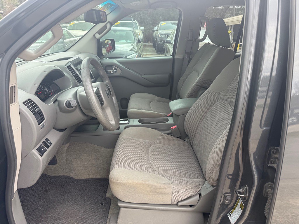 2012 Nissan Frontier Image 9