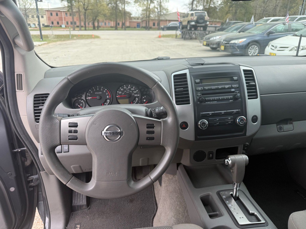 2012 Nissan Frontier Image 11