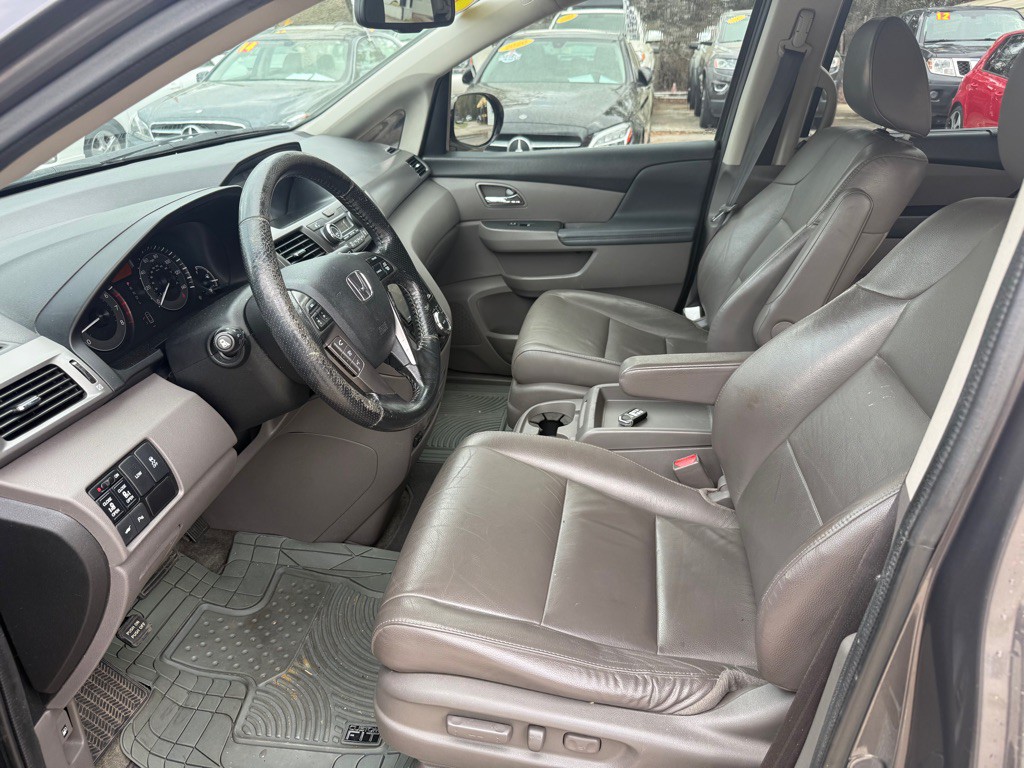 2015 Honda Odyssey Image 9