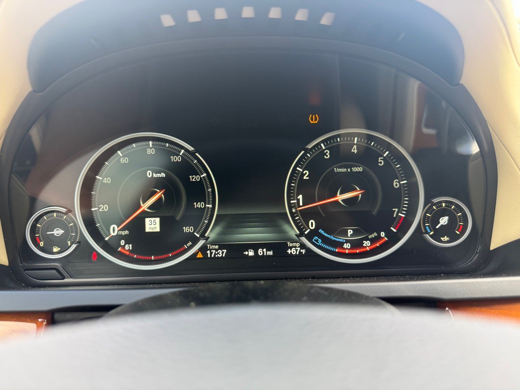 2014 BMW 7 Series Image 16