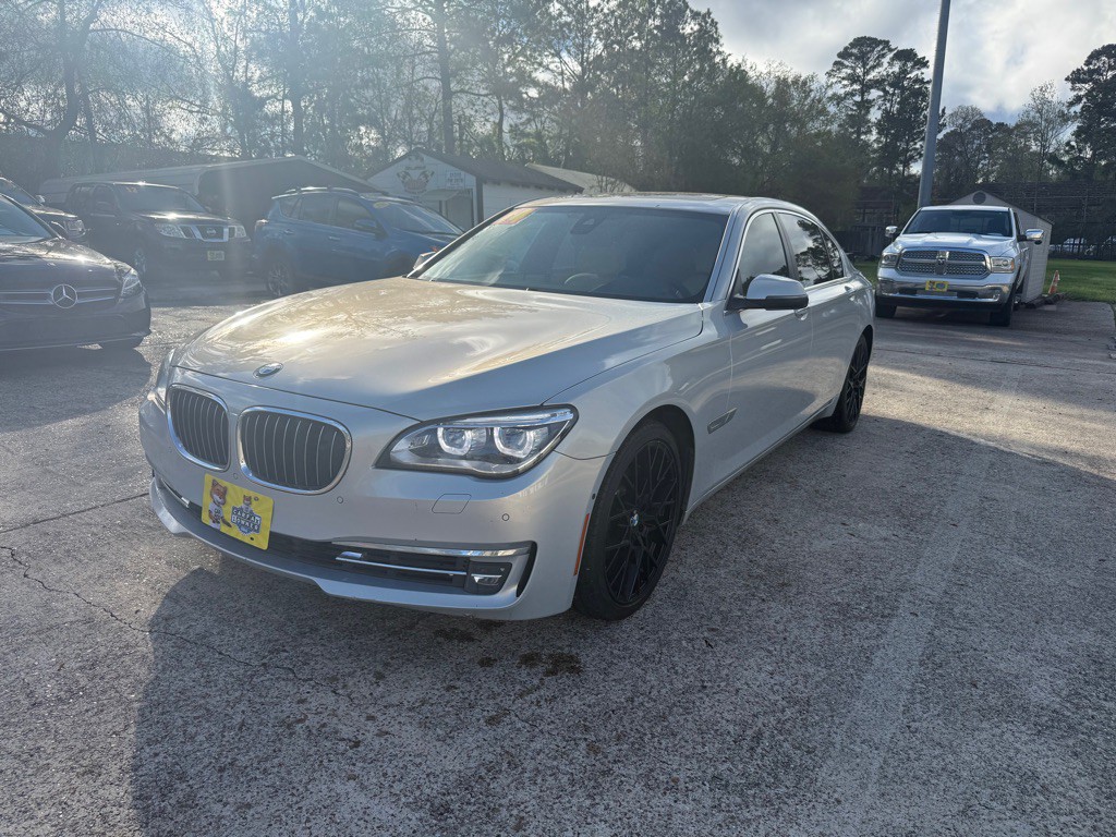 2014 BMW 7 Series Image 2