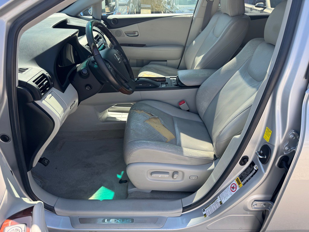 2010 Lexus RX Image 10