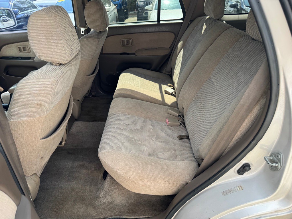 2000 Toyota 4Runner Image 10