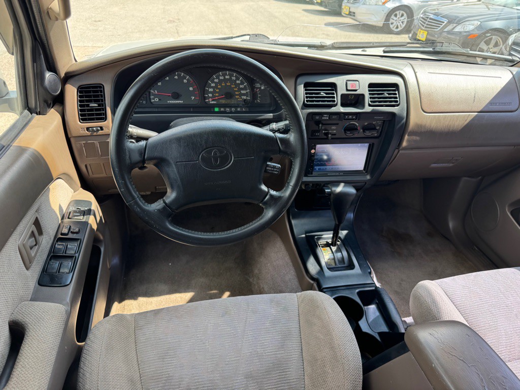 2000 Toyota 4Runner Image 11