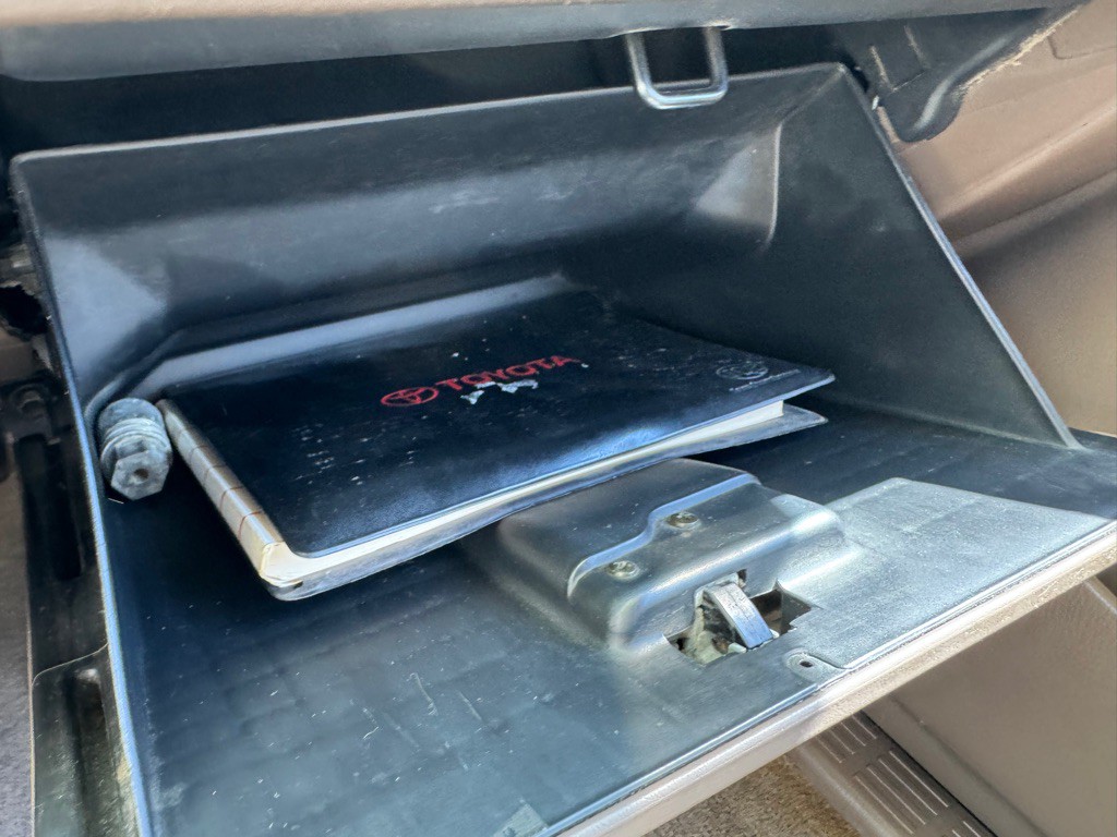 2000 Toyota 4Runner Image 14