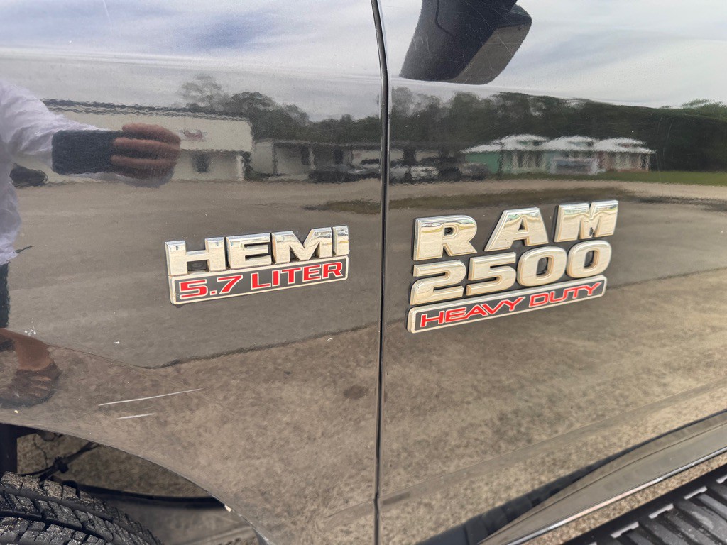 2015 RAM 2500 Image 9