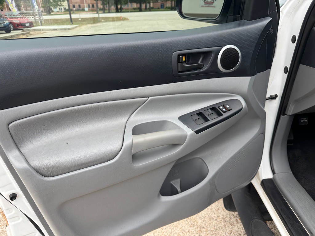 2013 Toyota Tacoma Image 11