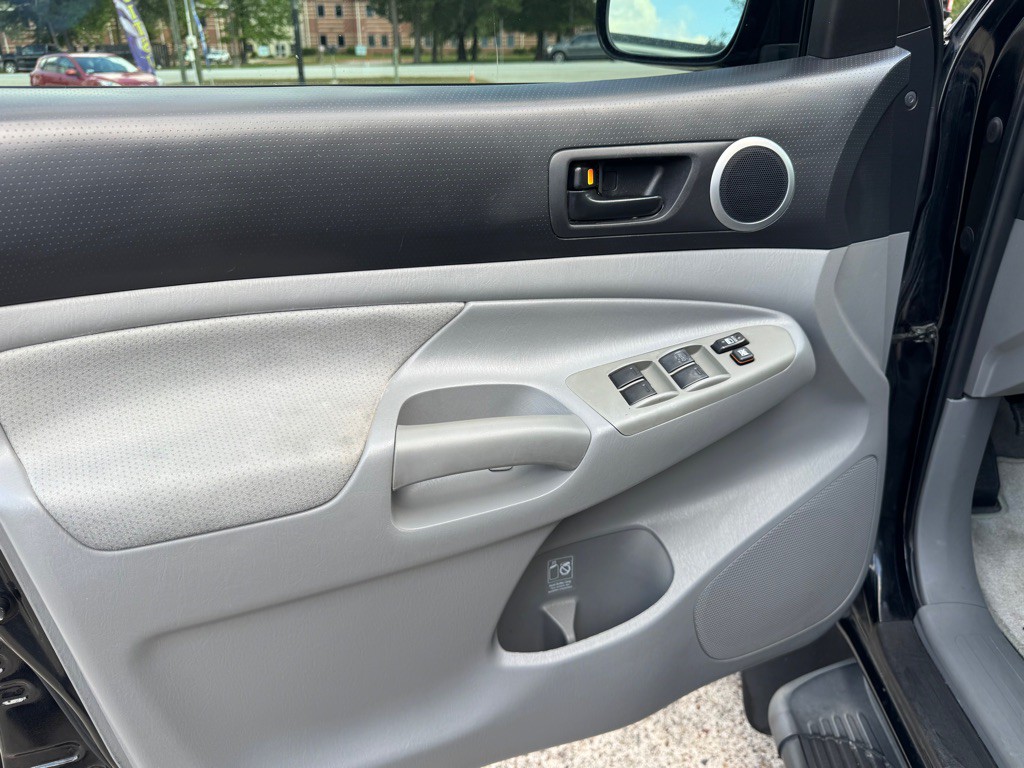 2011 Toyota Tacoma Image 16