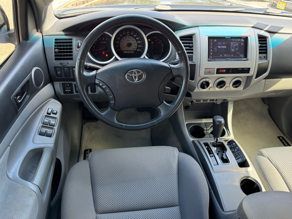 2011 Toyota Tacoma Image 17