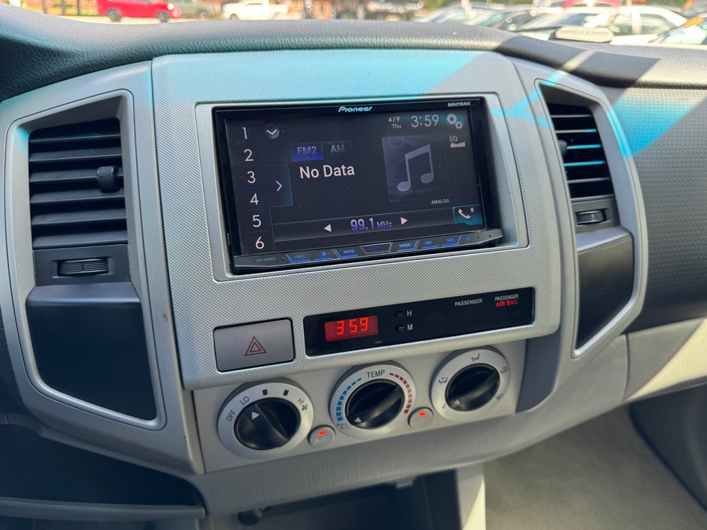 2011 Toyota Tacoma Image 20