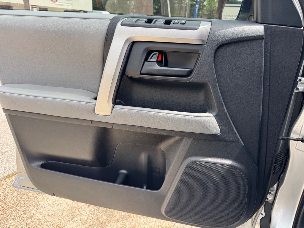 2010 Toyota 4Runner Image 15