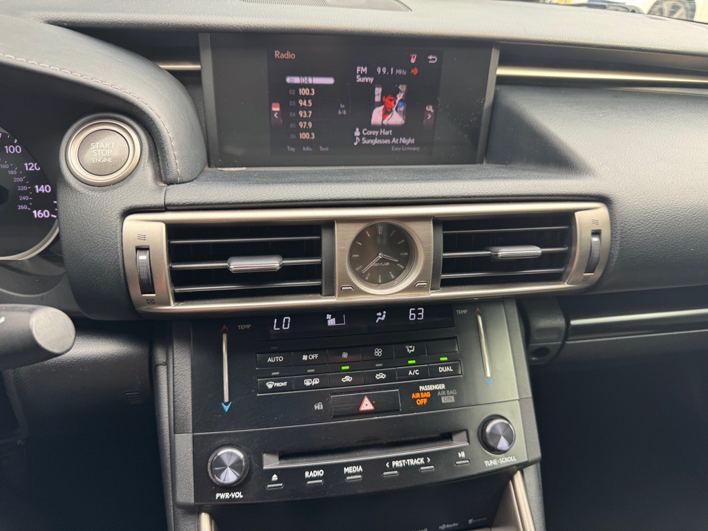 2014 Lexus IS Image 13