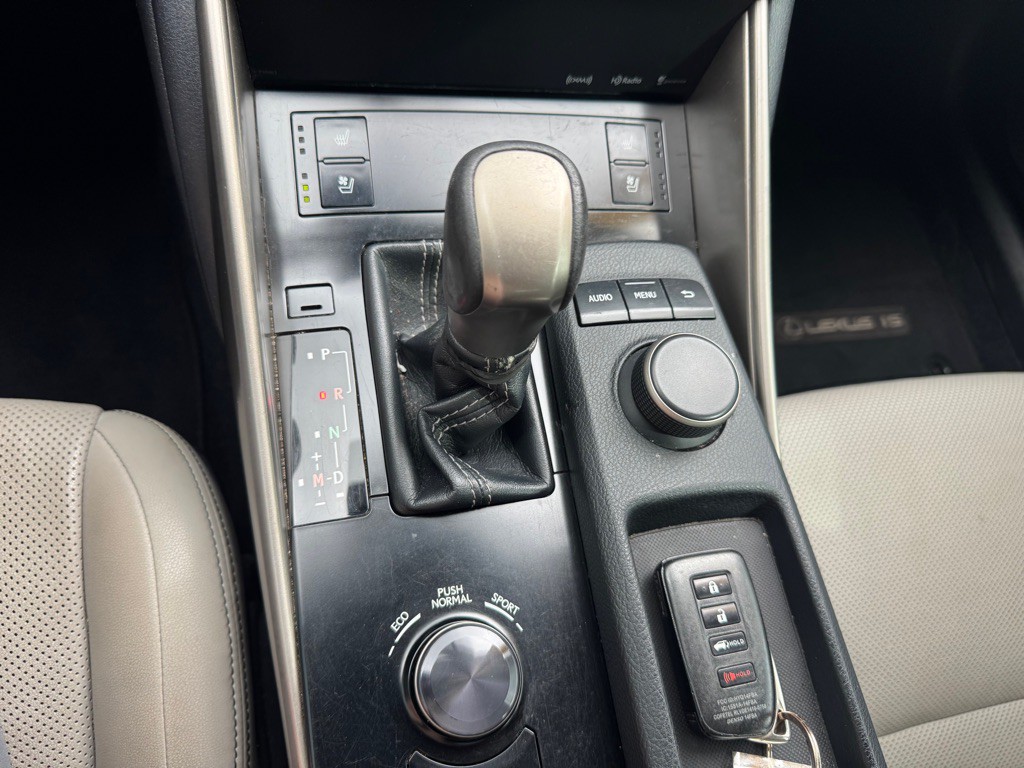 2014 Lexus IS Image 15