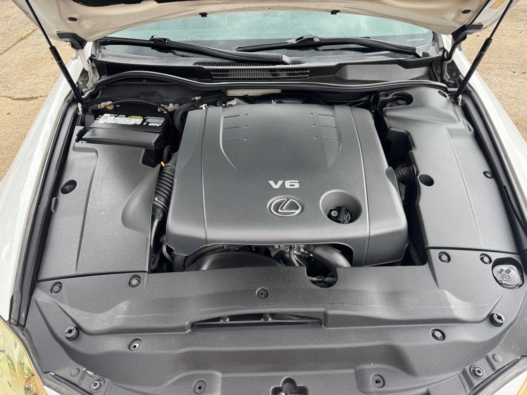 2009 Lexus IS Image 18