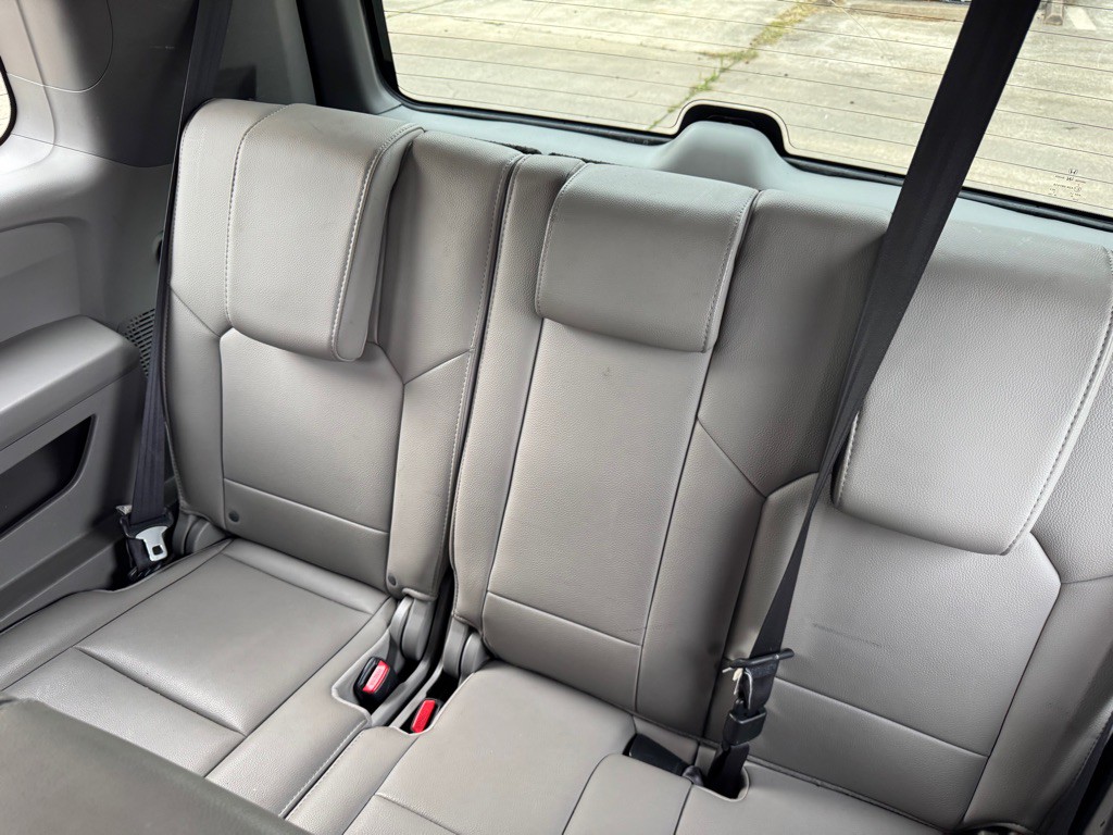 2015 Honda Pilot Image 16