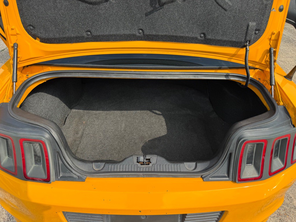 2013 Ford Mustang Image 16