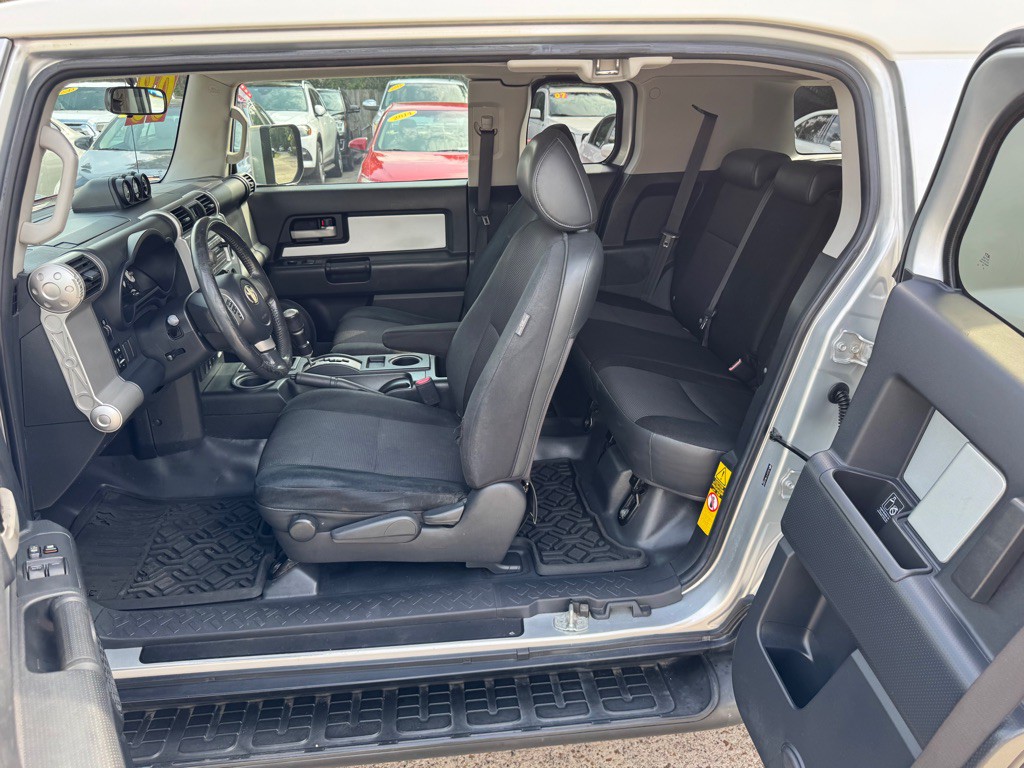 2008 Toyota FJ Cruiser Image 10