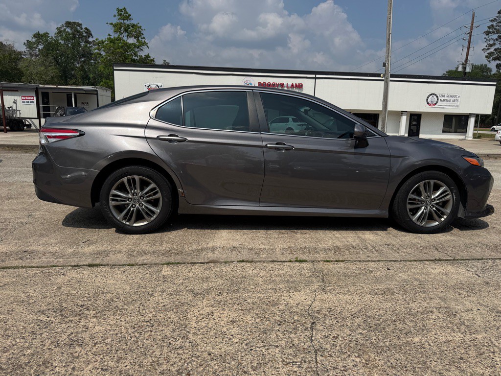 2019 Toyota Camry Image 4