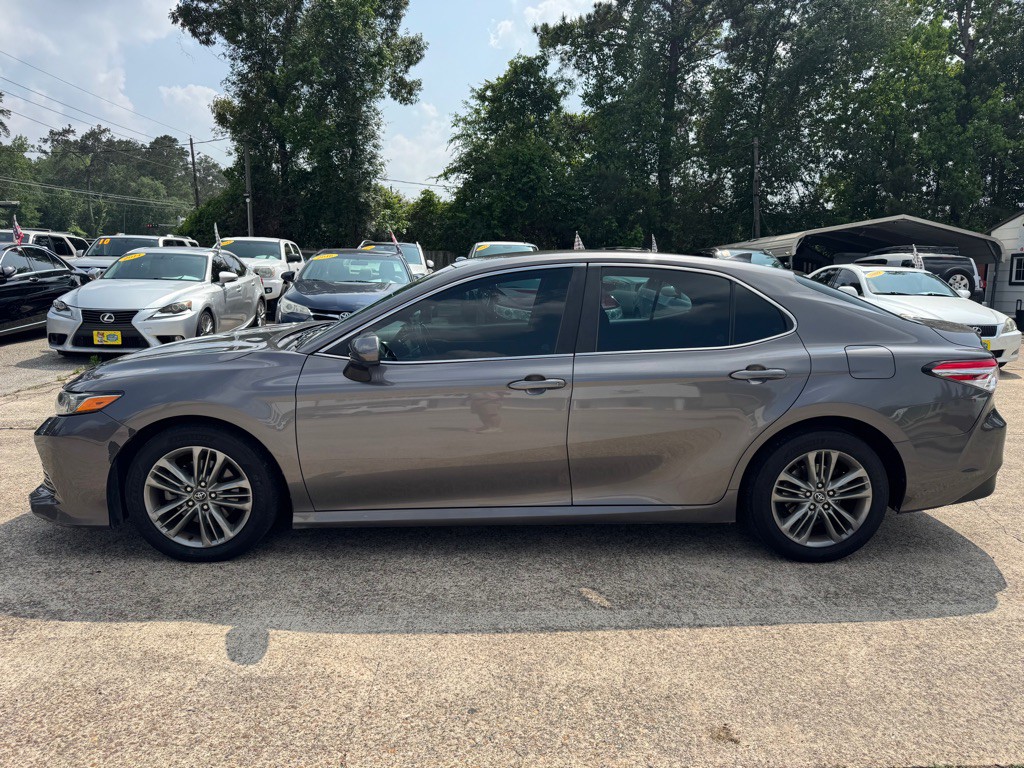 2019 Toyota Camry Image 8