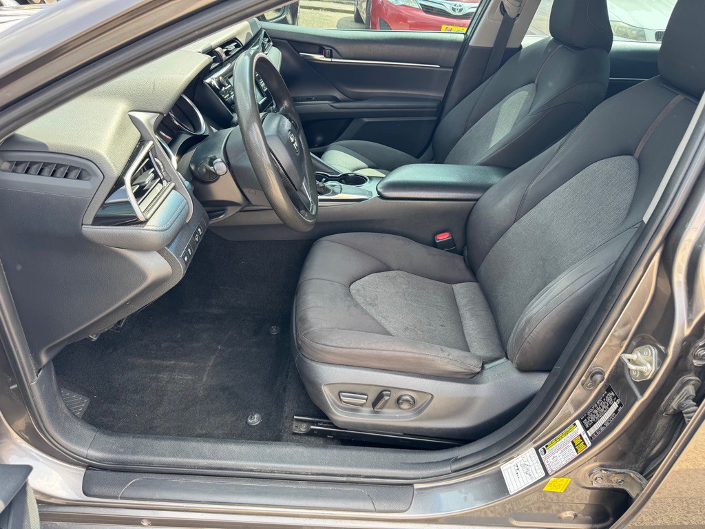 2019 Toyota Camry Image 9
