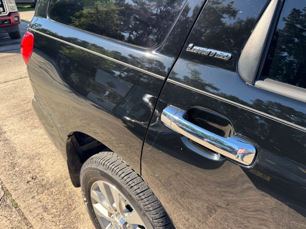 2014 Toyota Sequoia Image 9