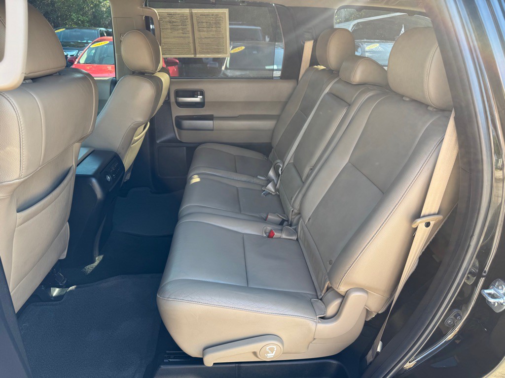 2014 Toyota Sequoia Image 18