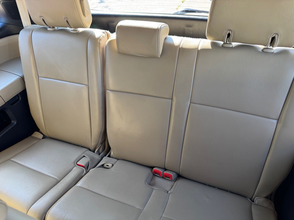 2014 Toyota Sequoia Image 19