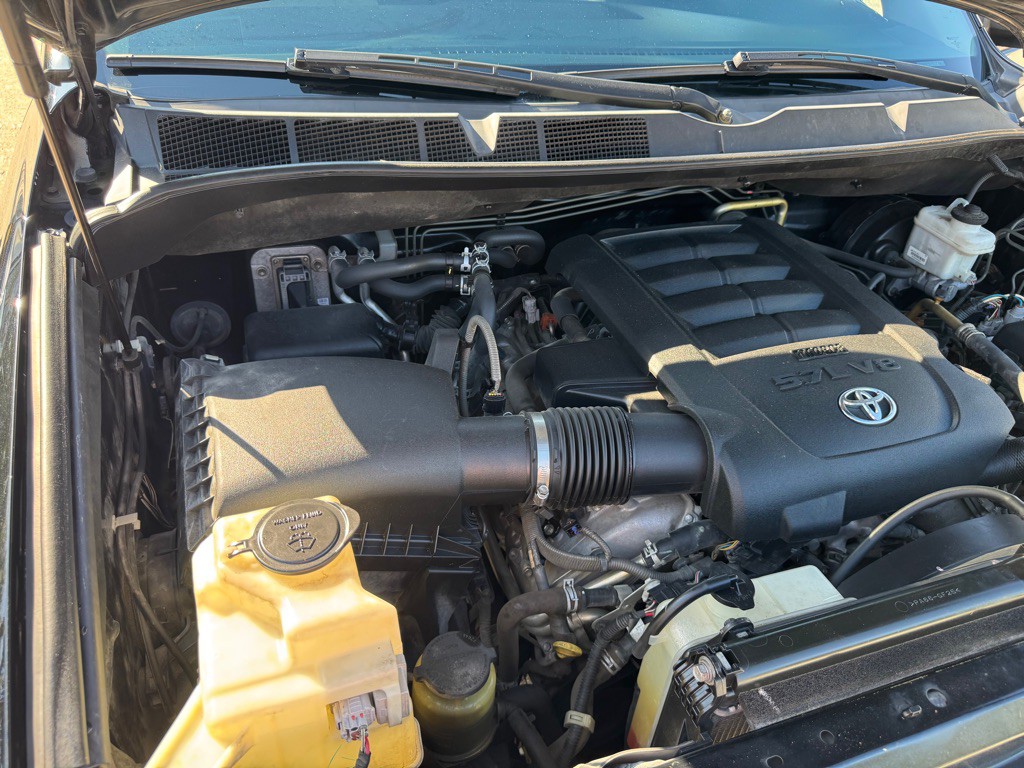 2014 Toyota Sequoia Image 21