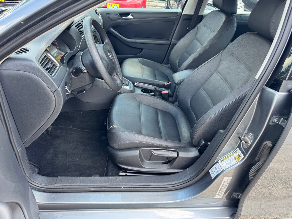 2011 Volkswagen Jetta Image 9