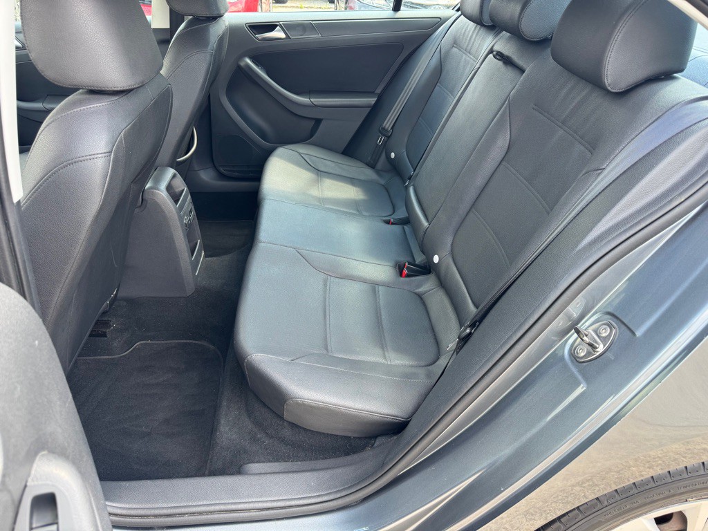 2011 Volkswagen Jetta Image 10