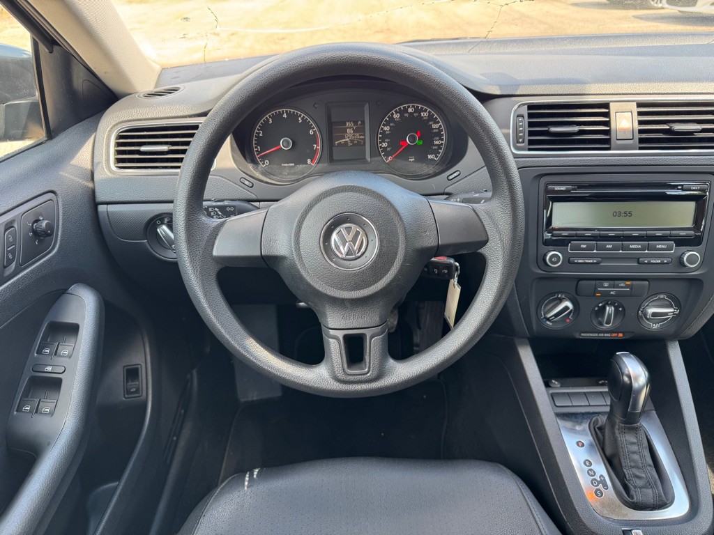2011 Volkswagen Jetta Image 12