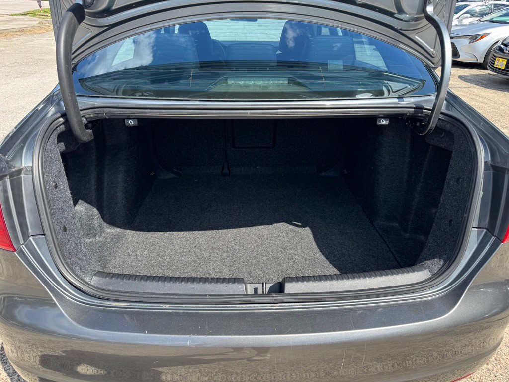 2011 Volkswagen Jetta Image 17