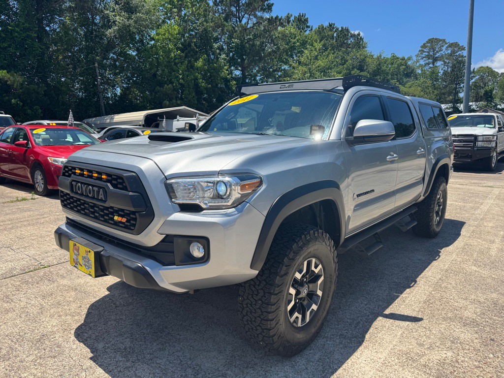 2017 Toyota Tacoma Image 3