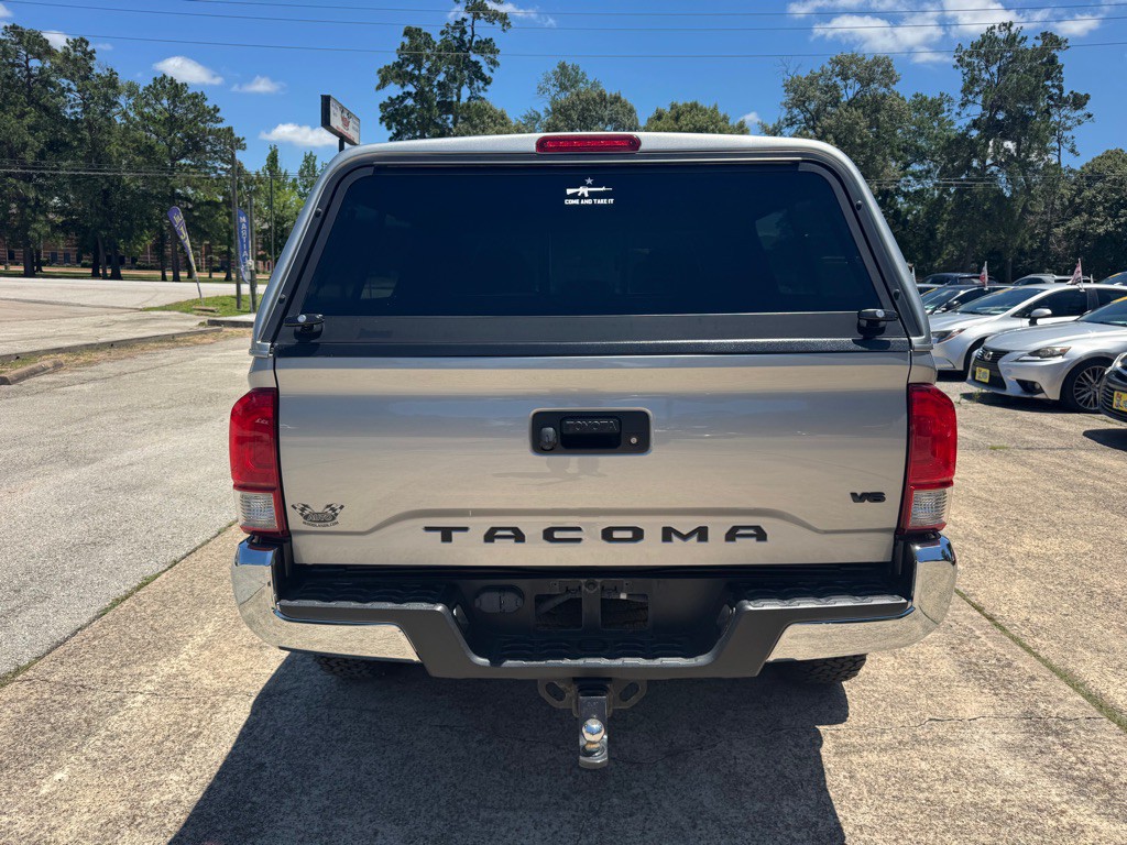 2017 Toyota Tacoma Image 6