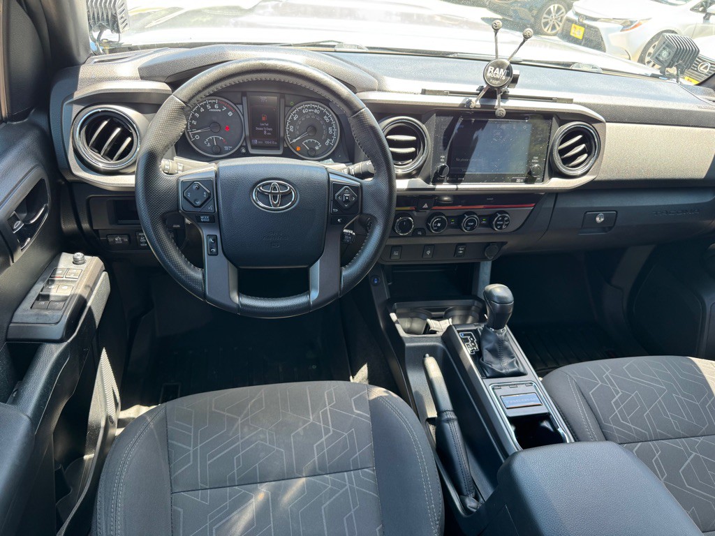 2017 Toyota Tacoma Image 10