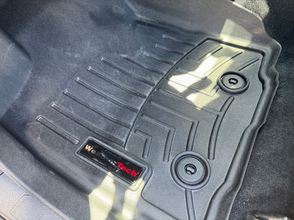 2017 Toyota Tacoma Image 16
