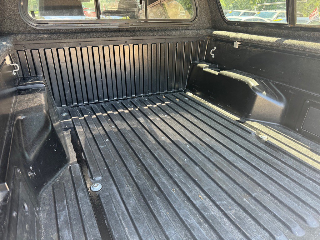 2017 Toyota Tacoma Image 19