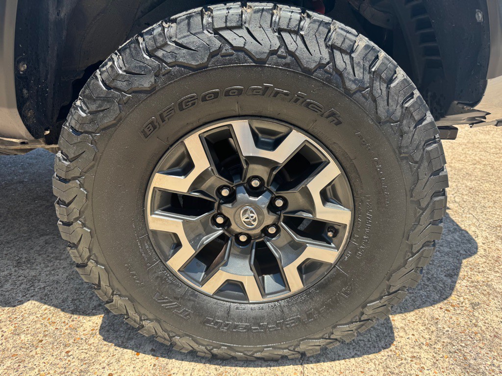 2017 Toyota Tacoma Image 22
