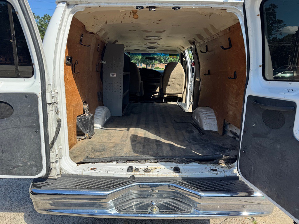 2006 Ford Econoline Image 10