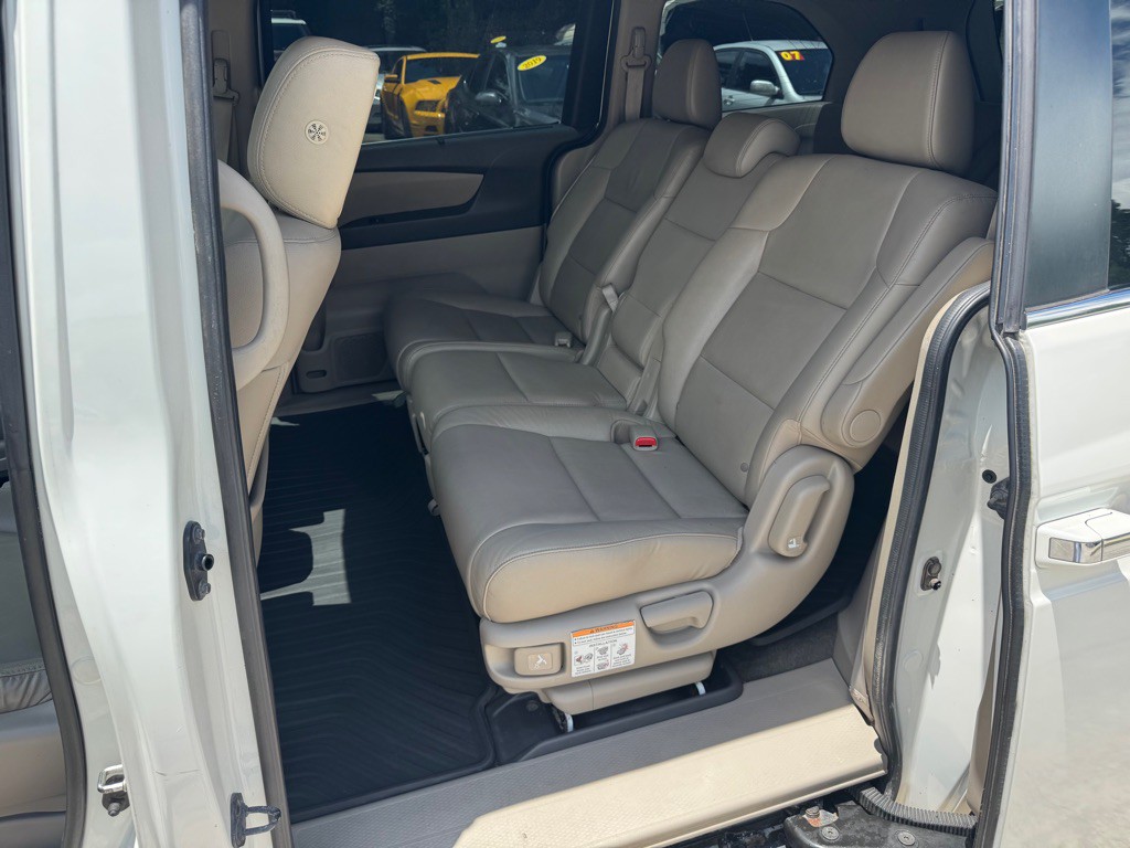 2014 Honda Odyssey Image 16