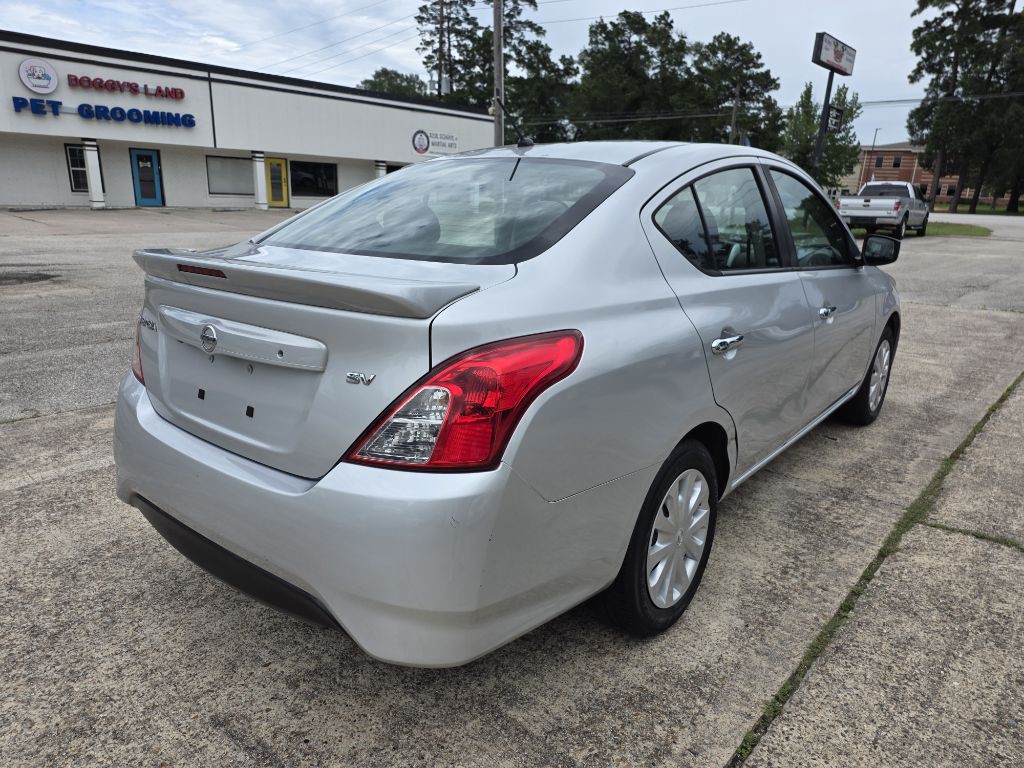 2019 Nissan Versa Image 8