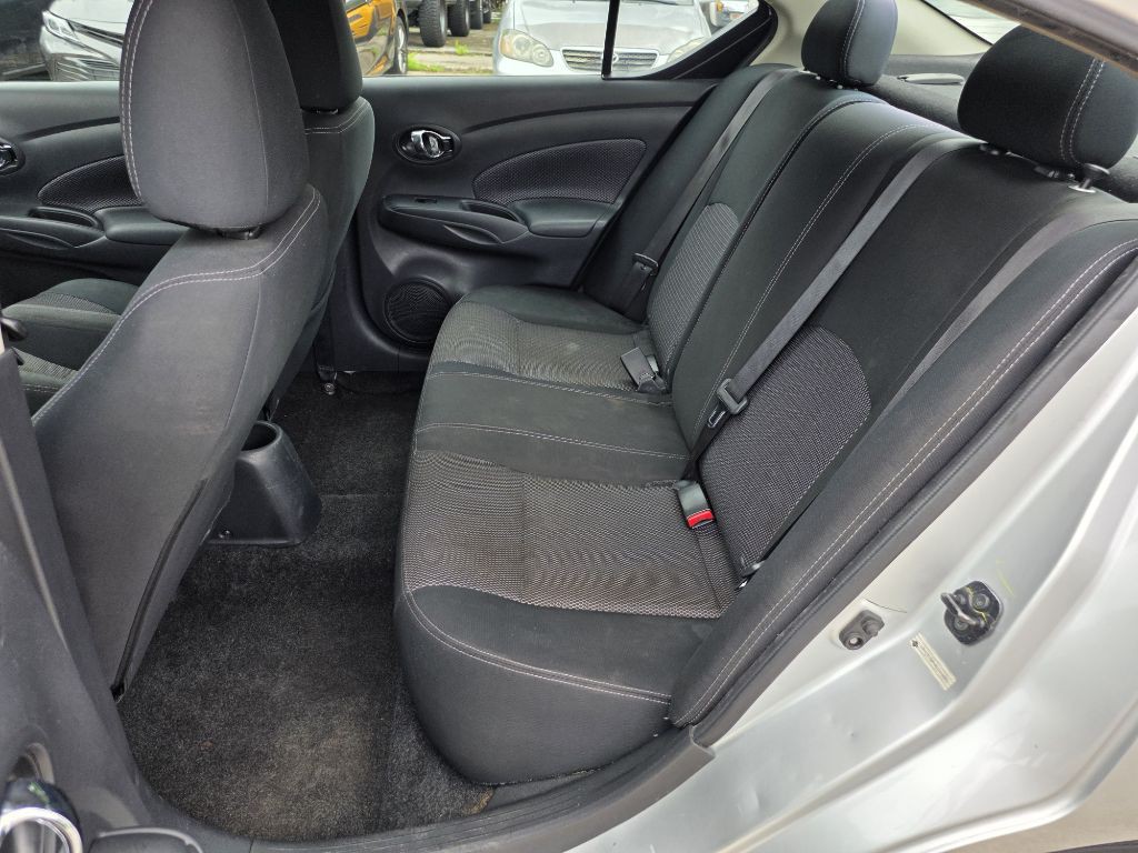 2019 Nissan Versa Image 13
