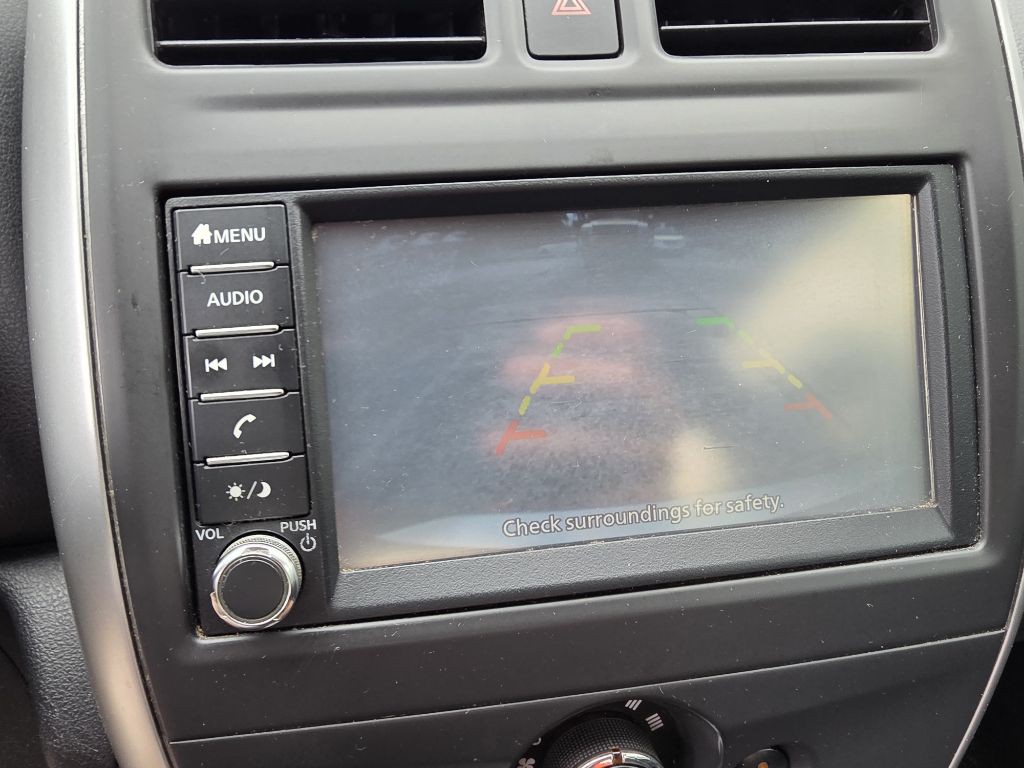 2019 Nissan Versa Image 15