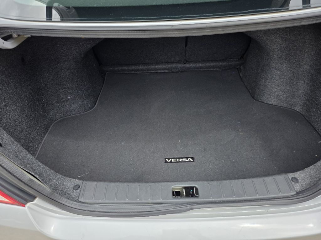 2019 Nissan Versa Image 19